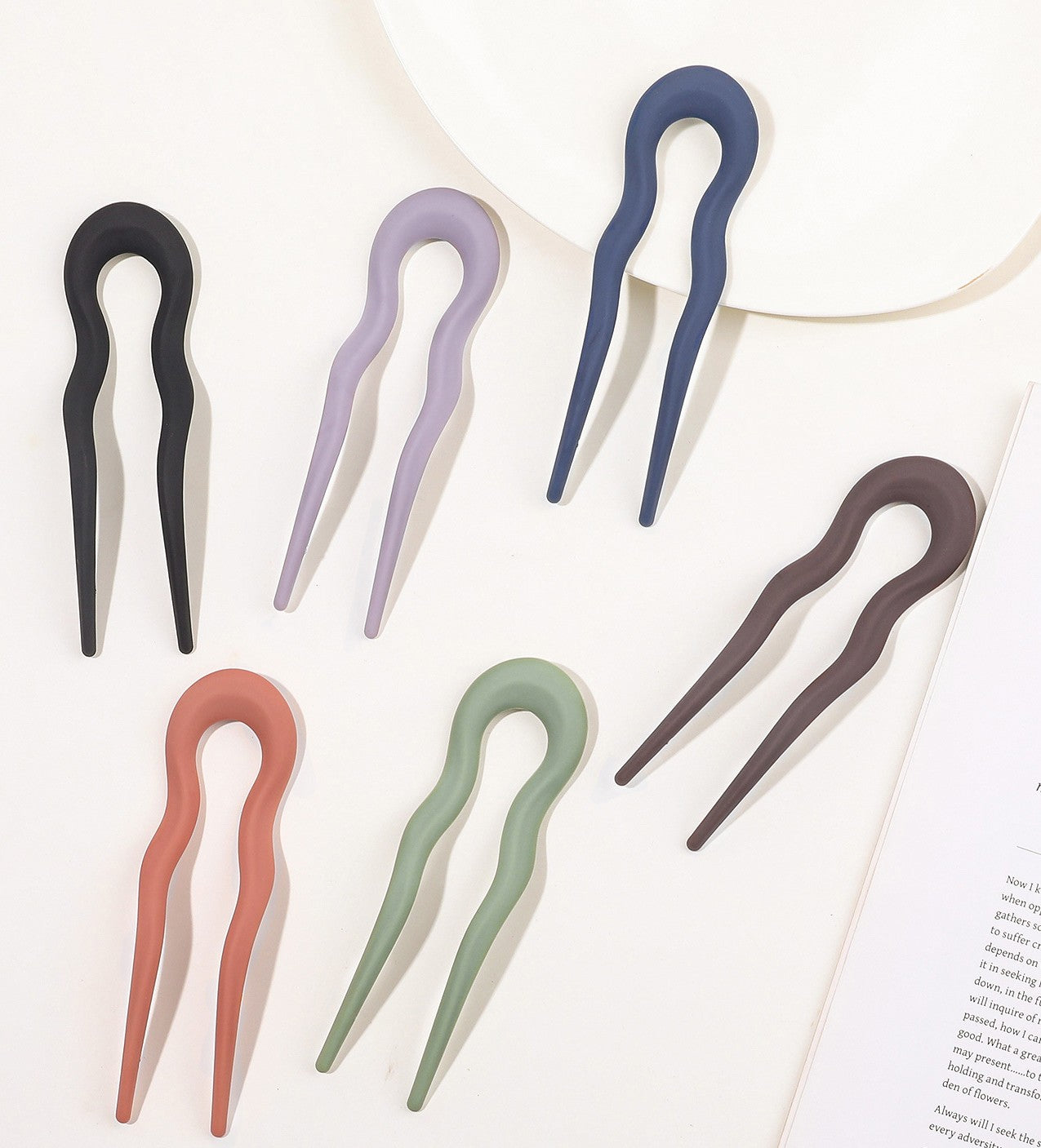 Large wavy acrylic hair fork
