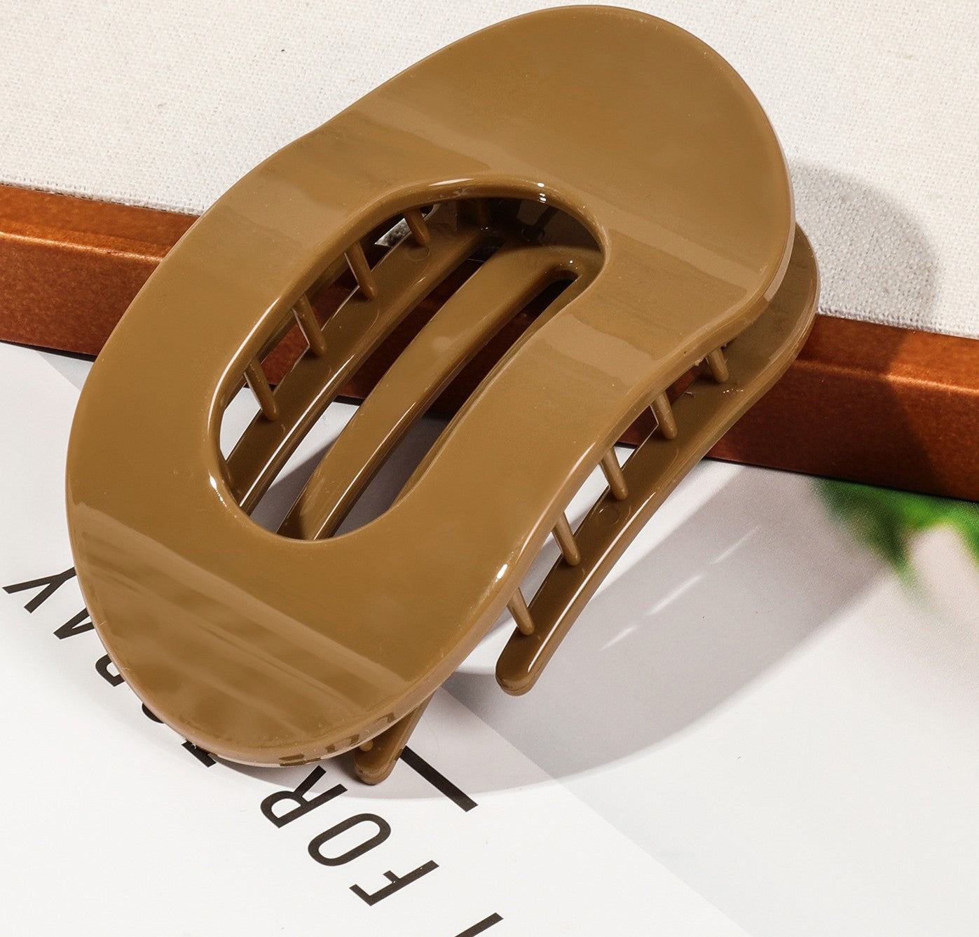 Large oval flat hair claw