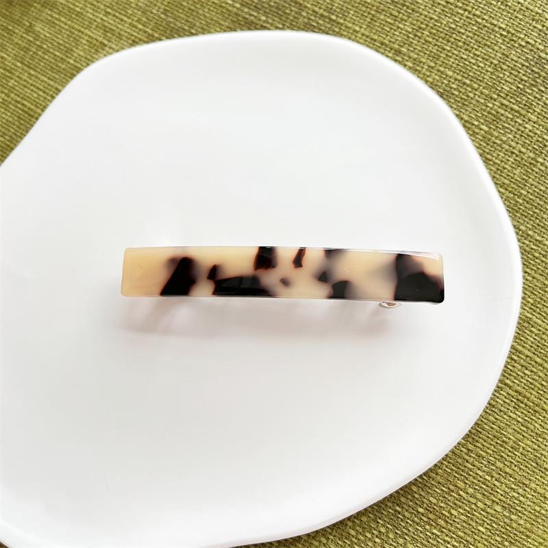 Small resin hair barrette