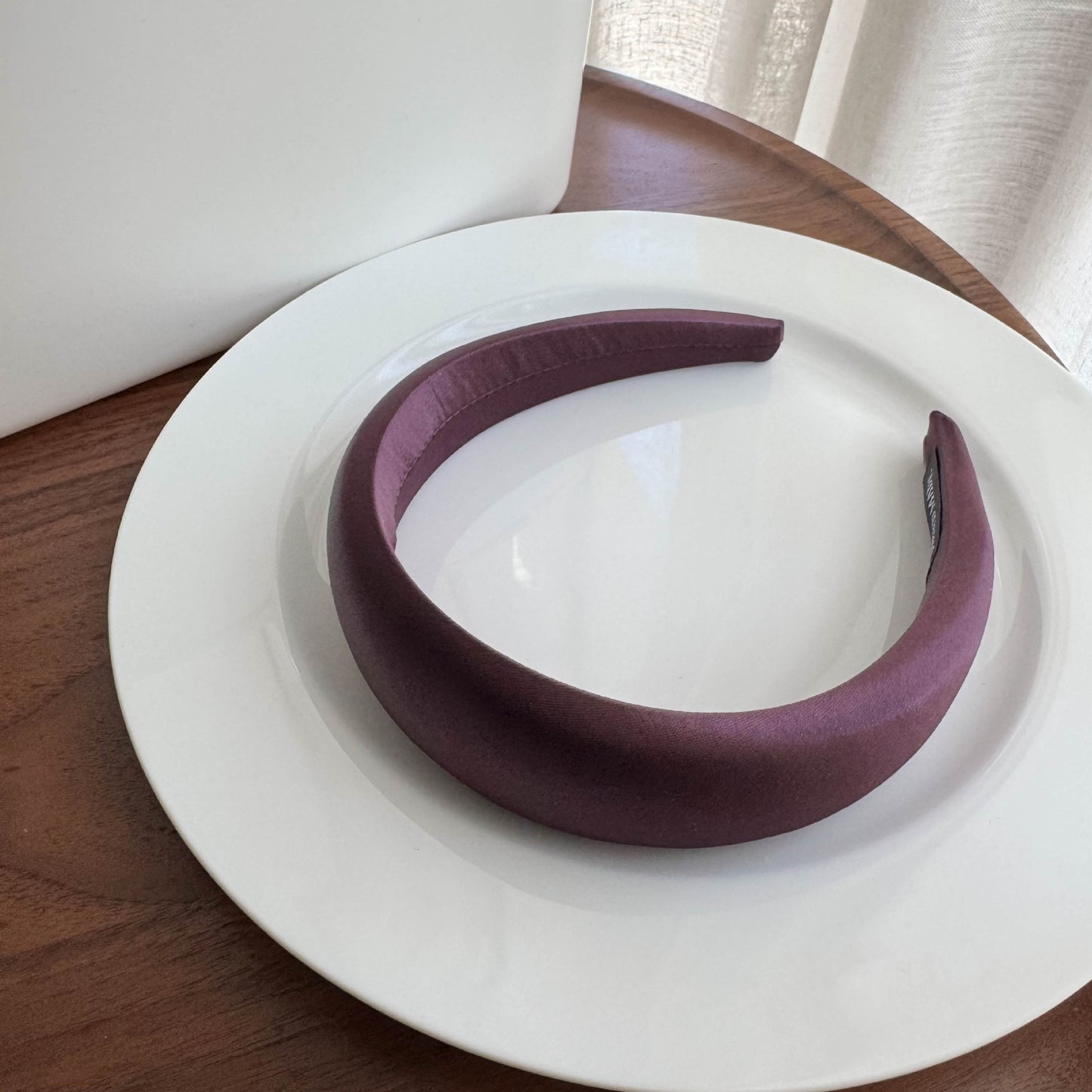 4cm-wide thinly padded glossy satin headband