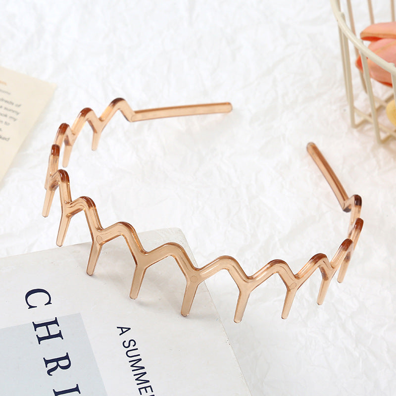 Wavy edge acrylic headband with teeth