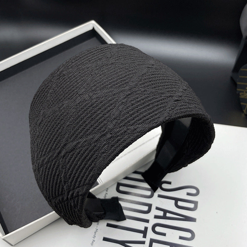7cm wide diamond patterned headband
