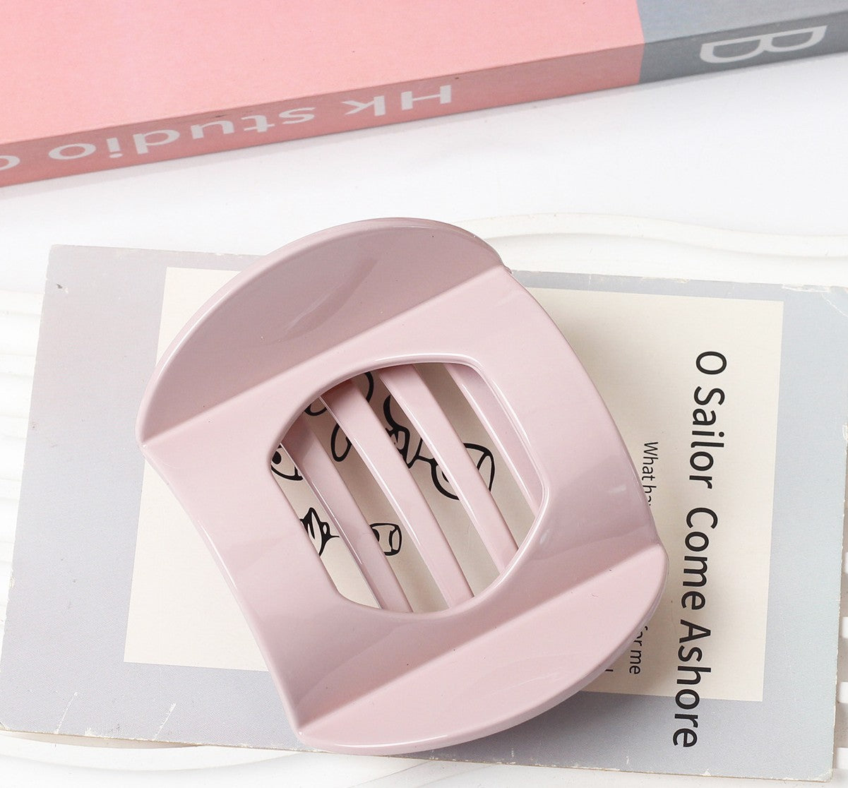 Flat hair claw