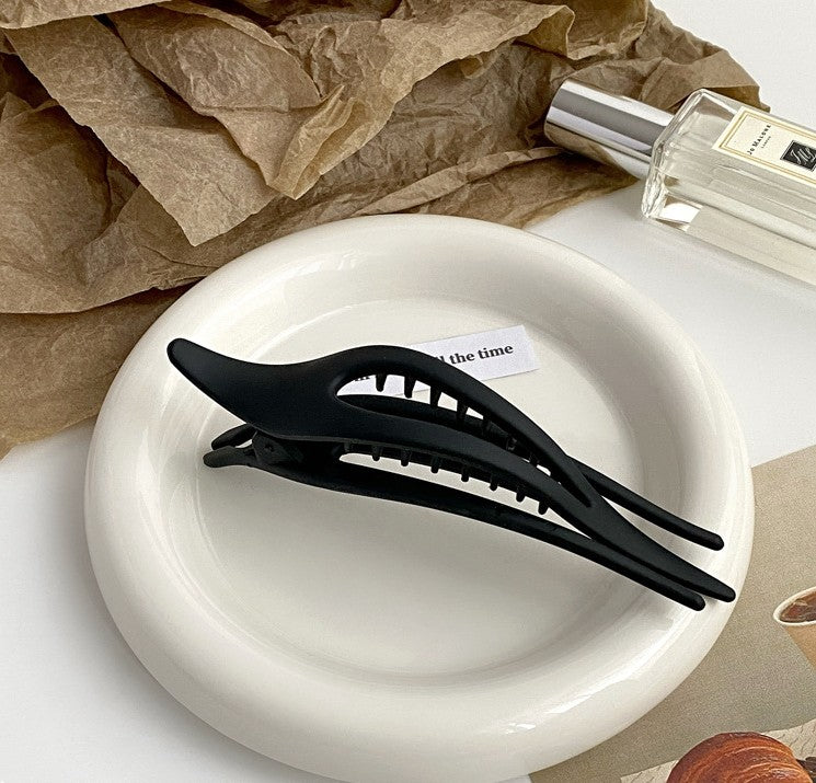 Smooth acrylic Ibis clip with teeth