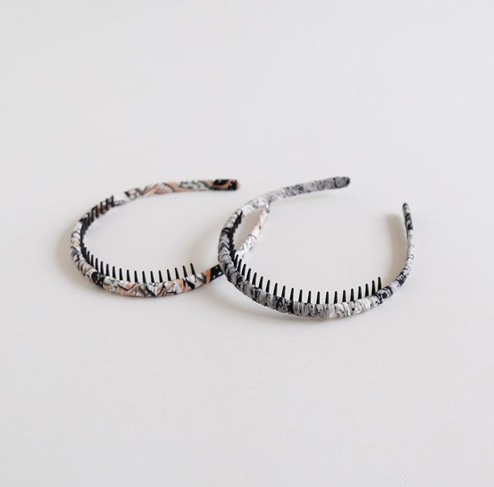 Ruched headband with teeth