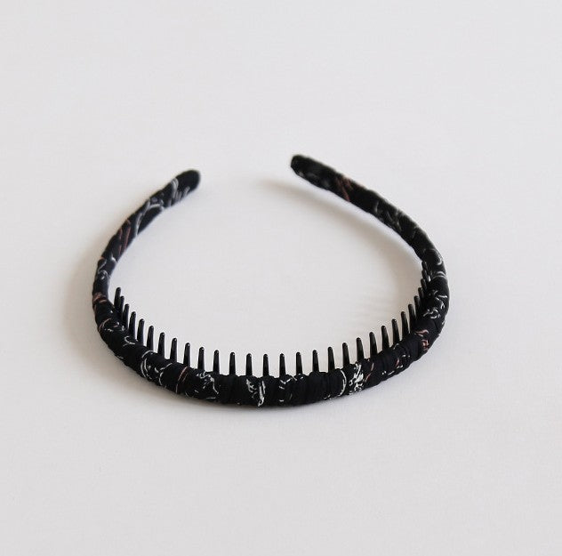 Ruched headband with teeth