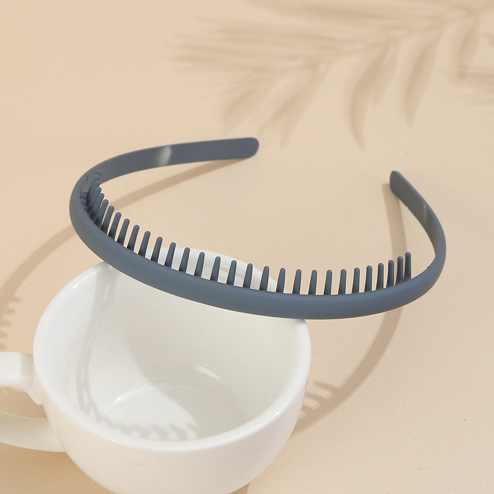 Matte acrylic headband with teeth