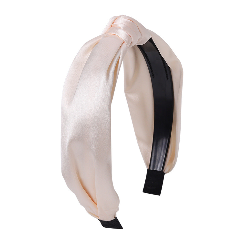 Knotted headband with small teeth