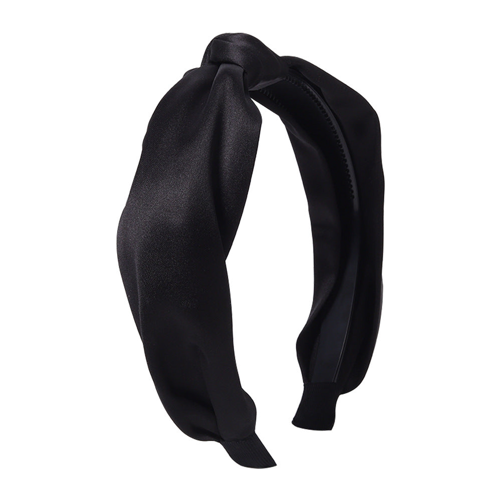 Knotted headband with small teeth