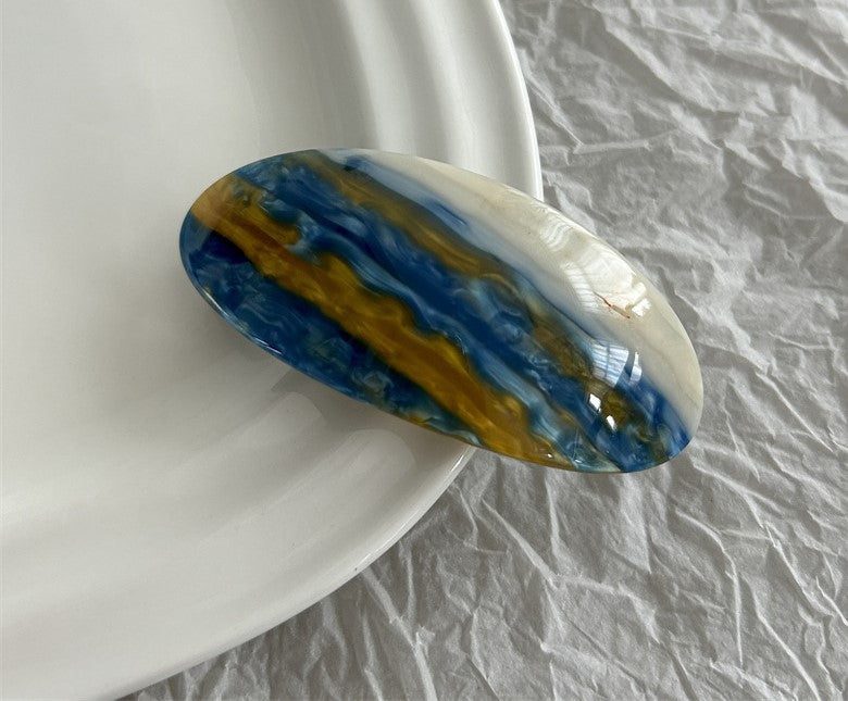 Large oval resin hair barrette