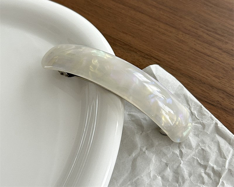 Smooth resin arch rectangle barrette