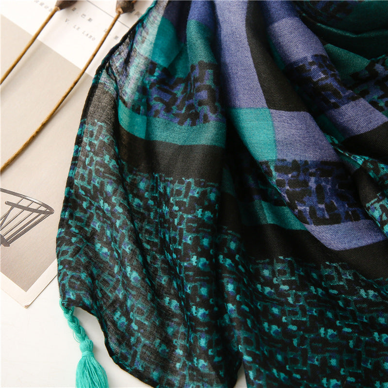 Mixed black green patterned scarf with tassels