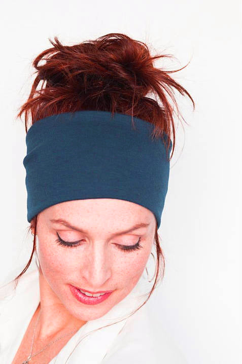 Solid colour multi-purpose seamless head wrap