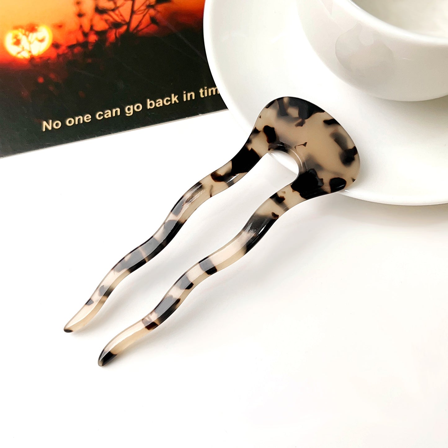 Resin small wavy hair fork