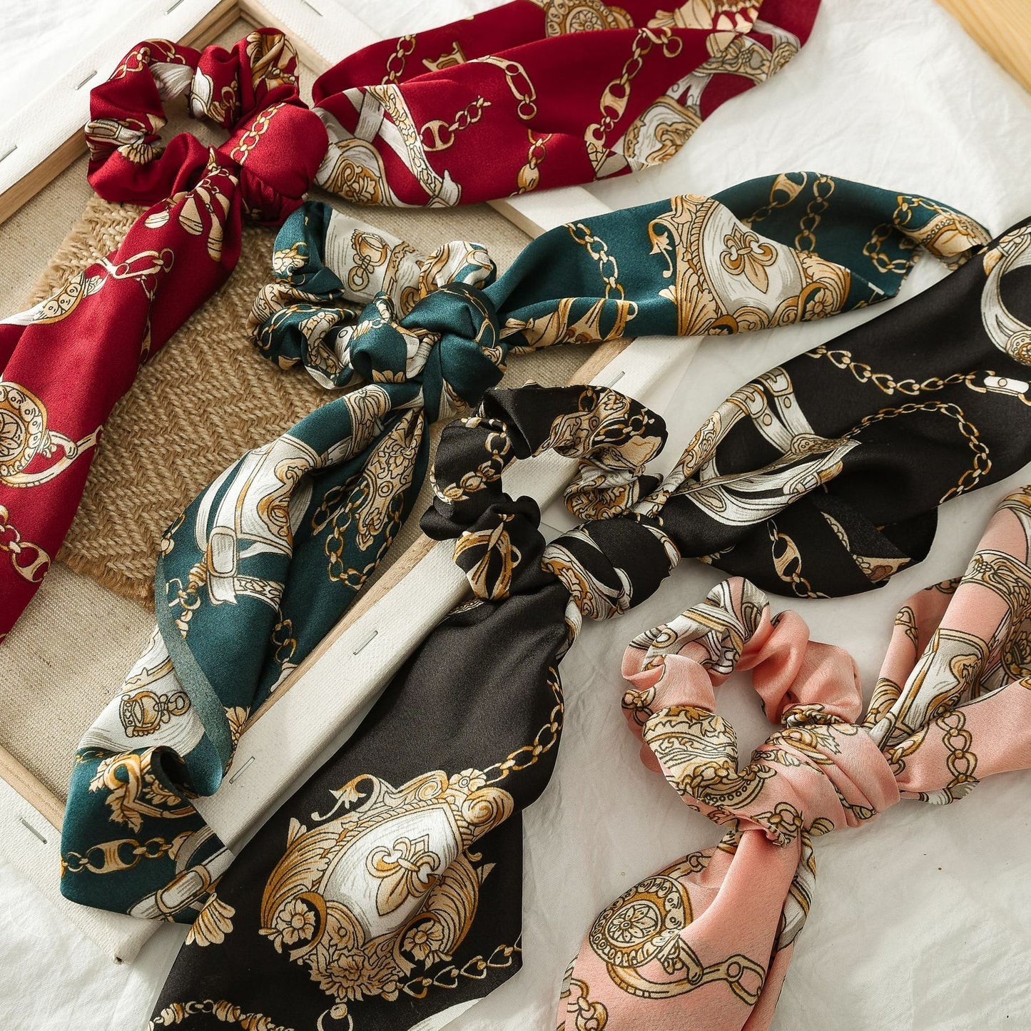 Chains patterned satin scrunchies with scarf