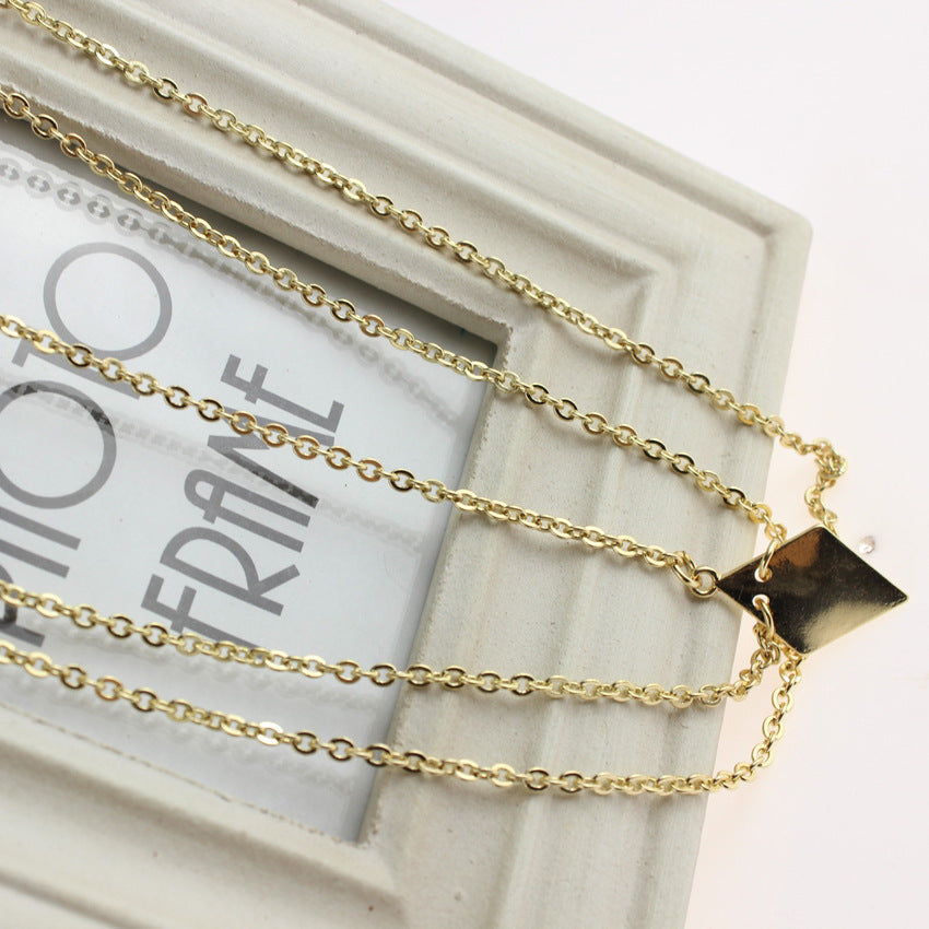 Dangling-diamond petal golden head chain bulk