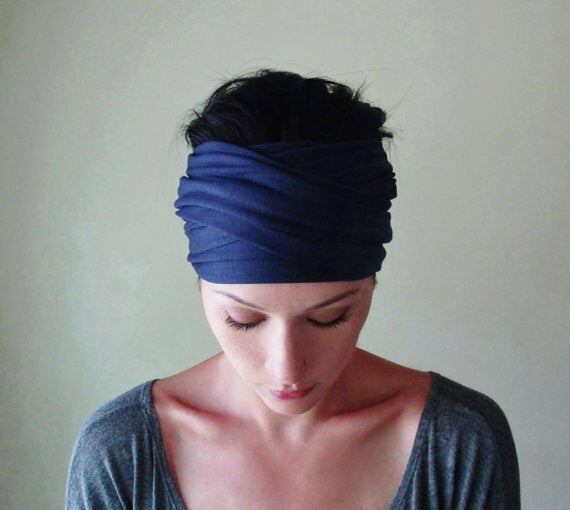 Solid colour multi-purpose seamless head wrap