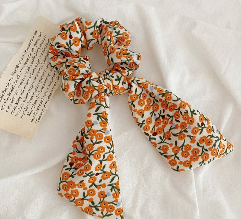 Floral scrunchies with tail
