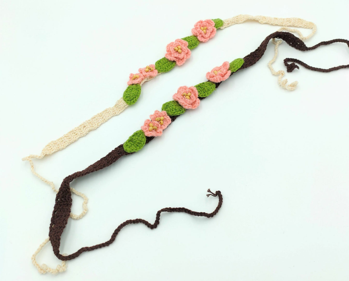 Crochet headband with flowers