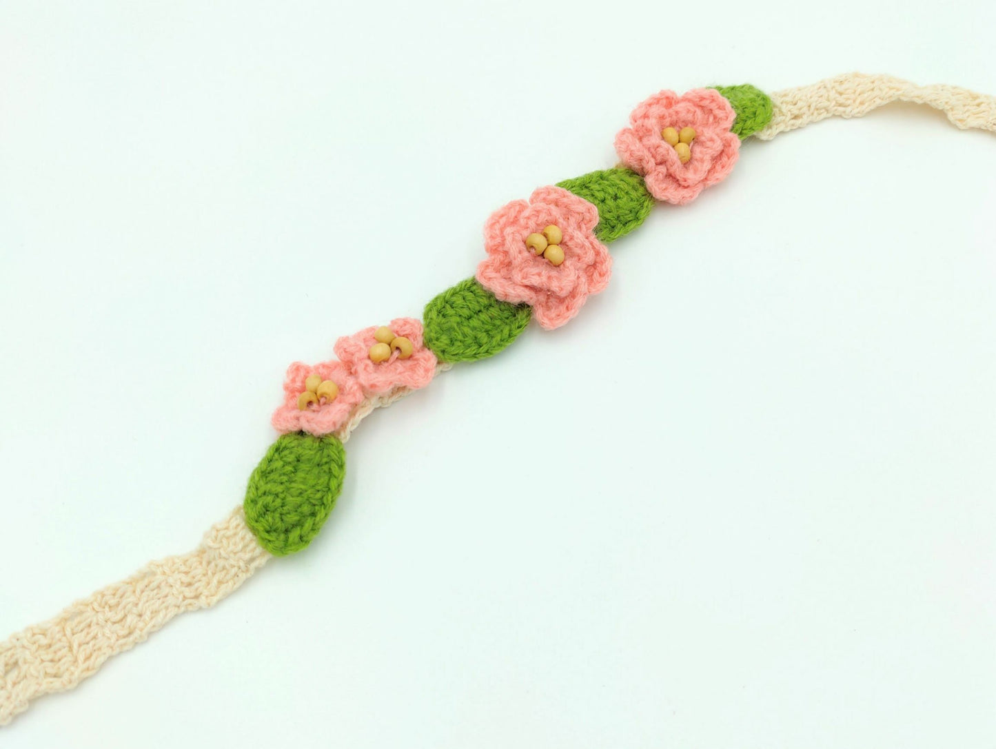 Crochet headband with flowers