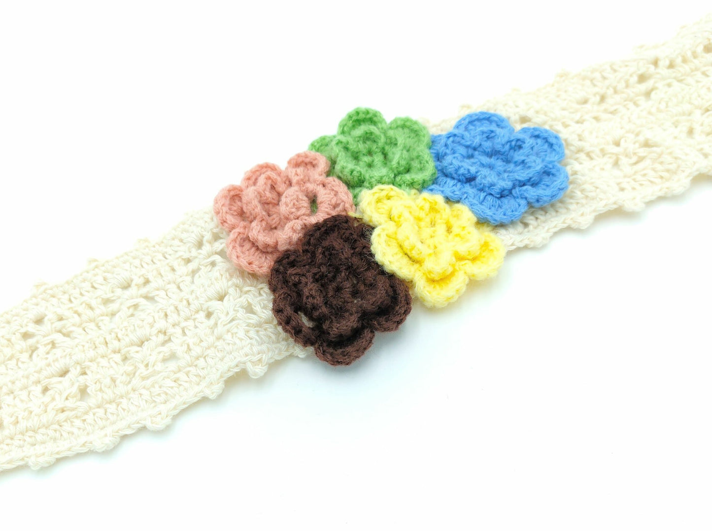 Crochet headband with flowers
