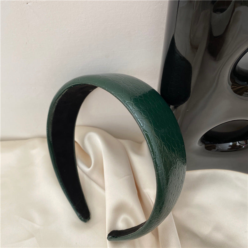 Stone patterned thinly padded leather headband