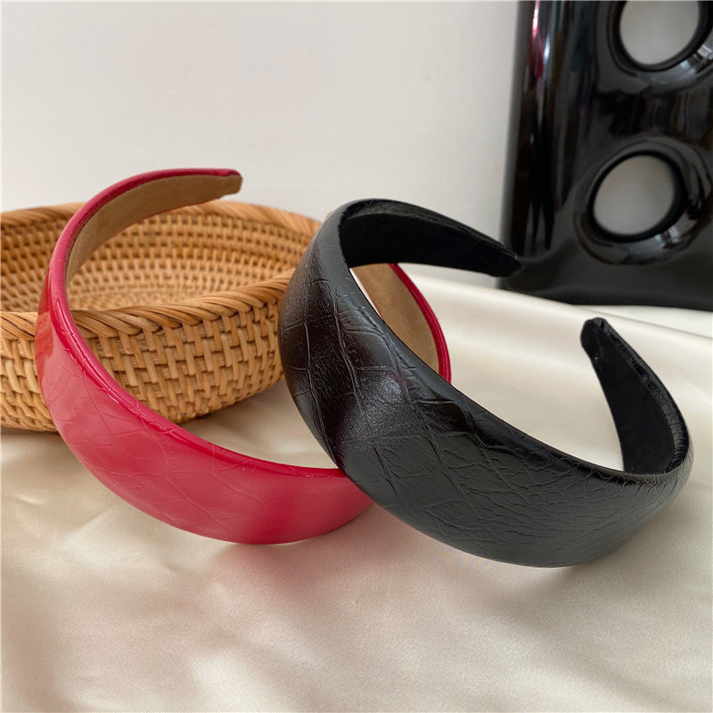 Stone patterned thinly padded leather headband