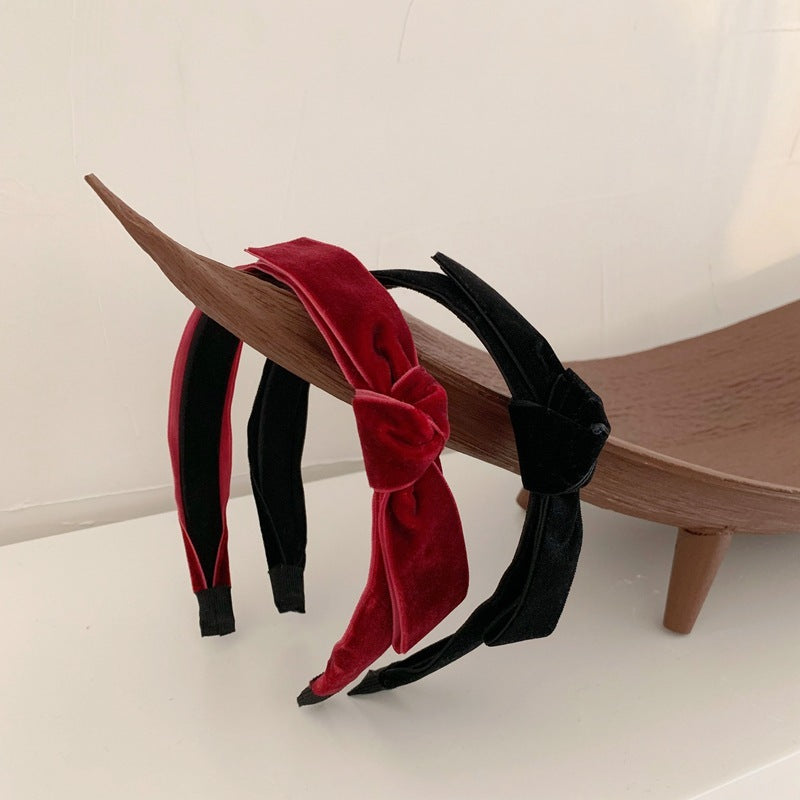 Velvet headband with bow