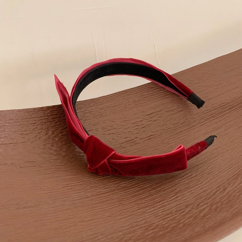 Velvet headband with bow