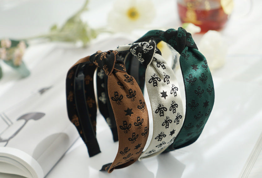 Bee patterned ribbon knotted headband