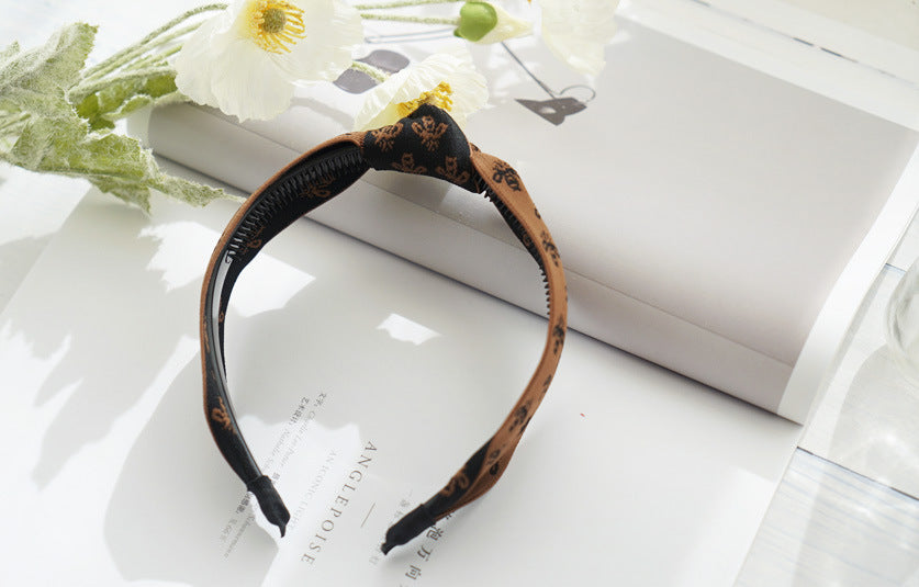Bee patterned ribbon knotted headband