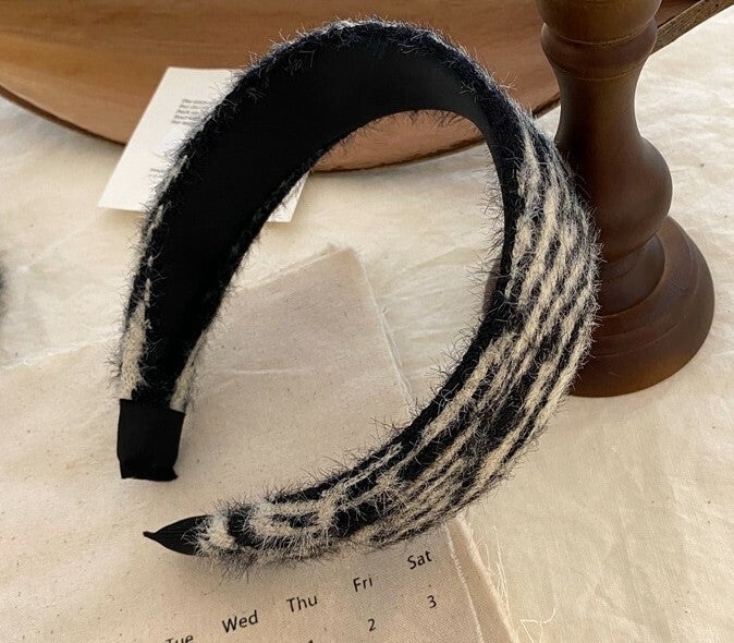 Black White knitted furry headband