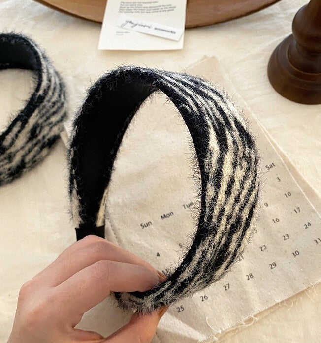 Black White knitted furry headband