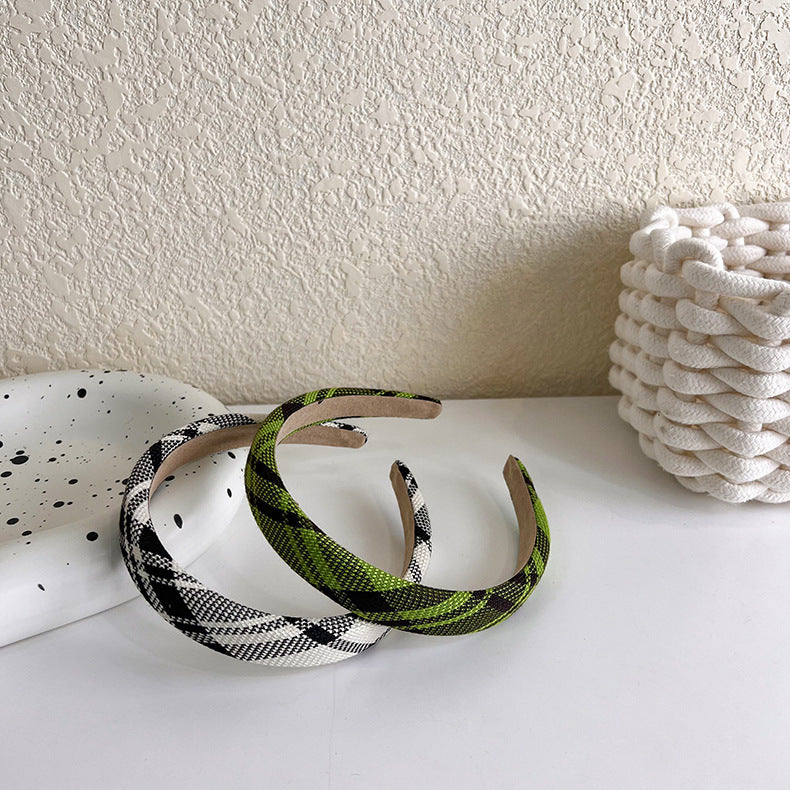 Plaids patterned thinly padded headband