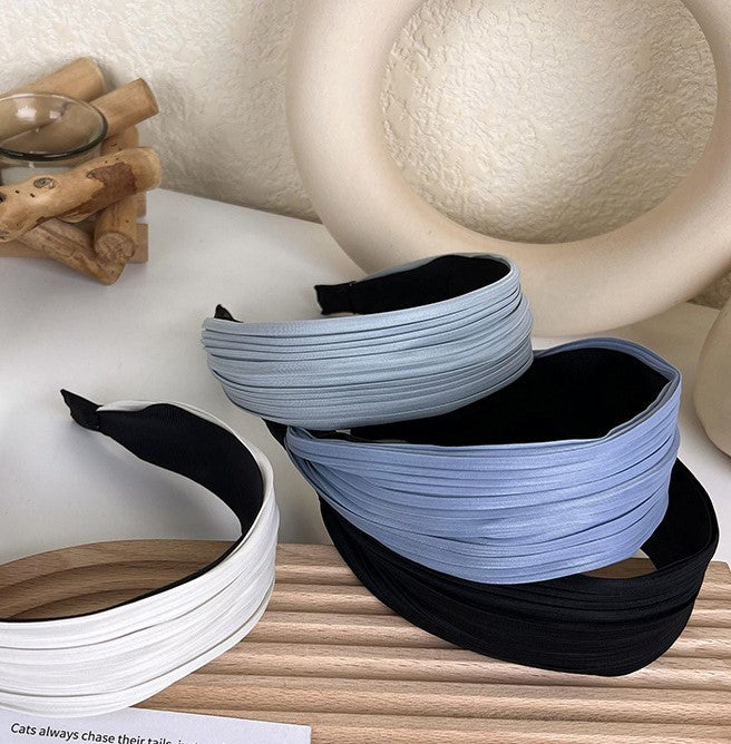 Plain pleated headband