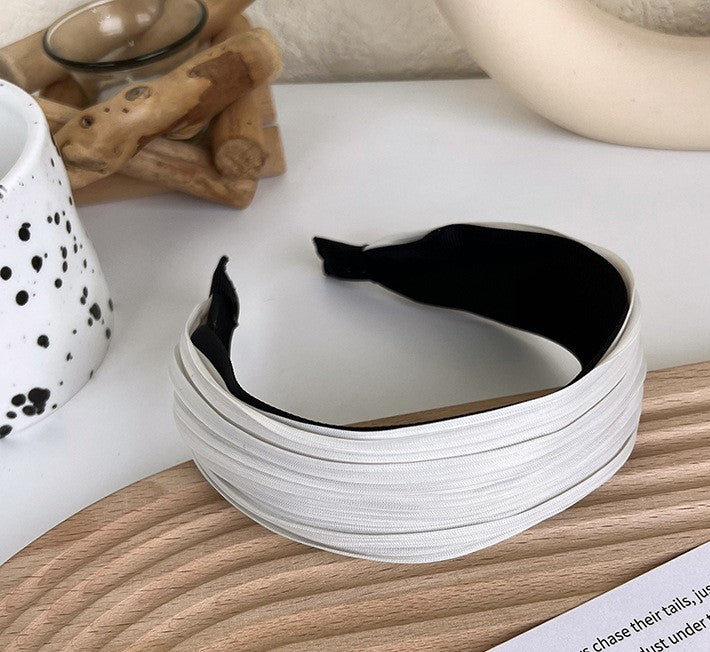 Plain pleated headband