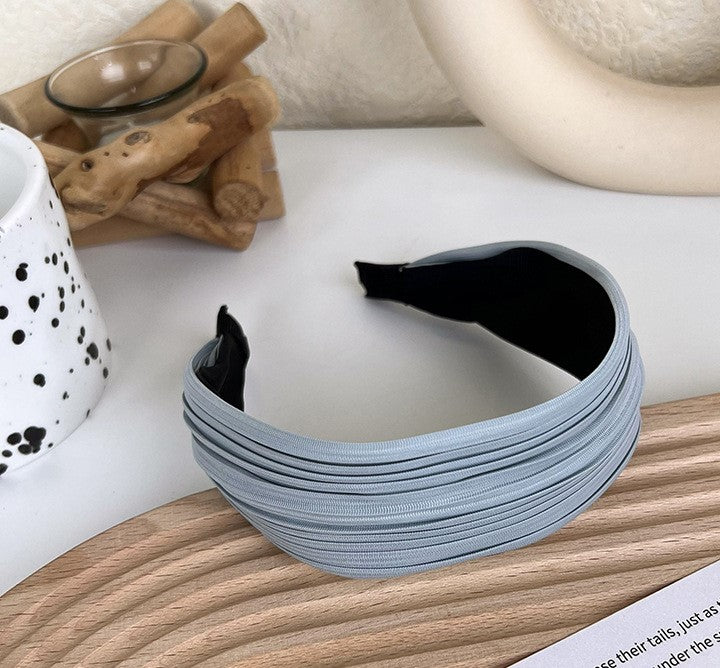 Plain pleated headband
