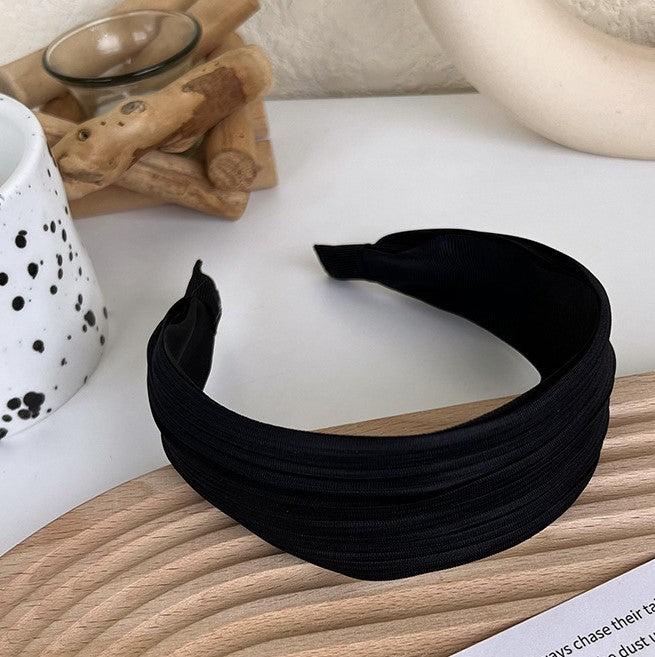 Plain pleated headband