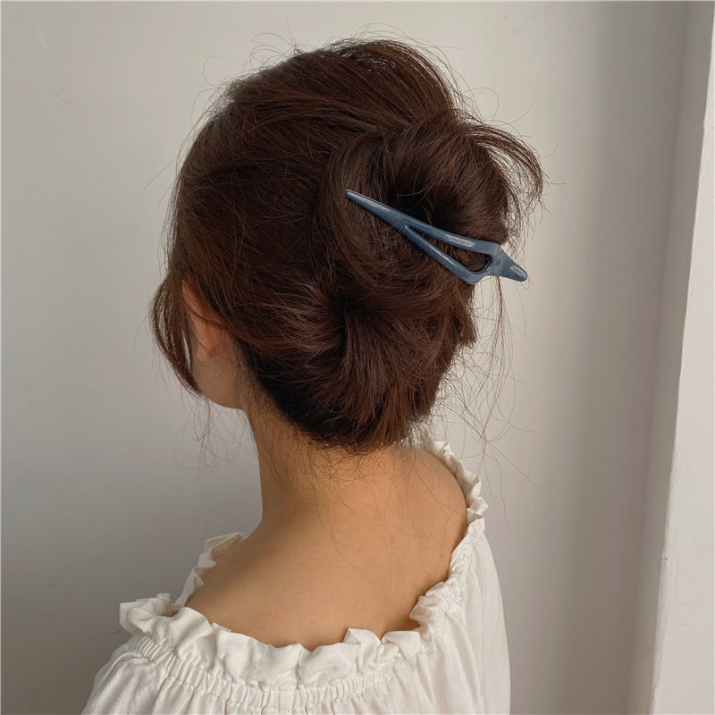 Smooth acrylic Ibis clip with teeth