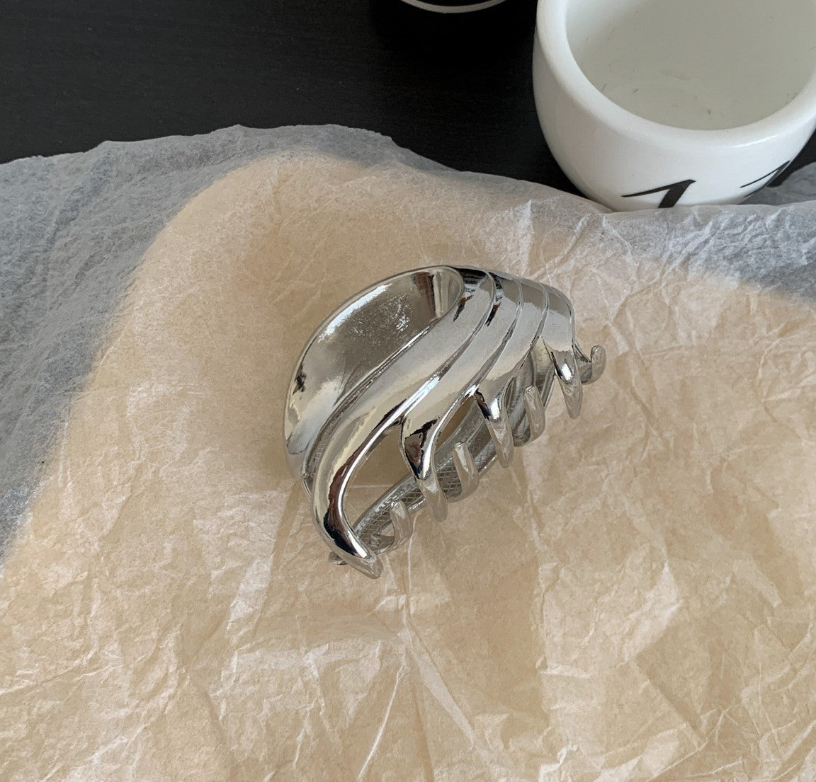 Silver metallic mini hair claw