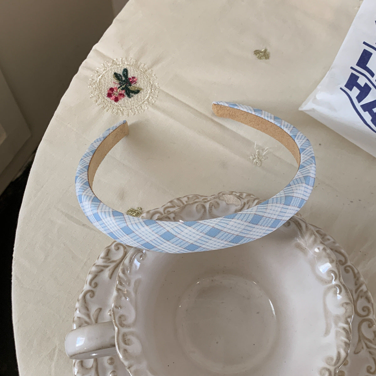 1cm wide printed headband in blue