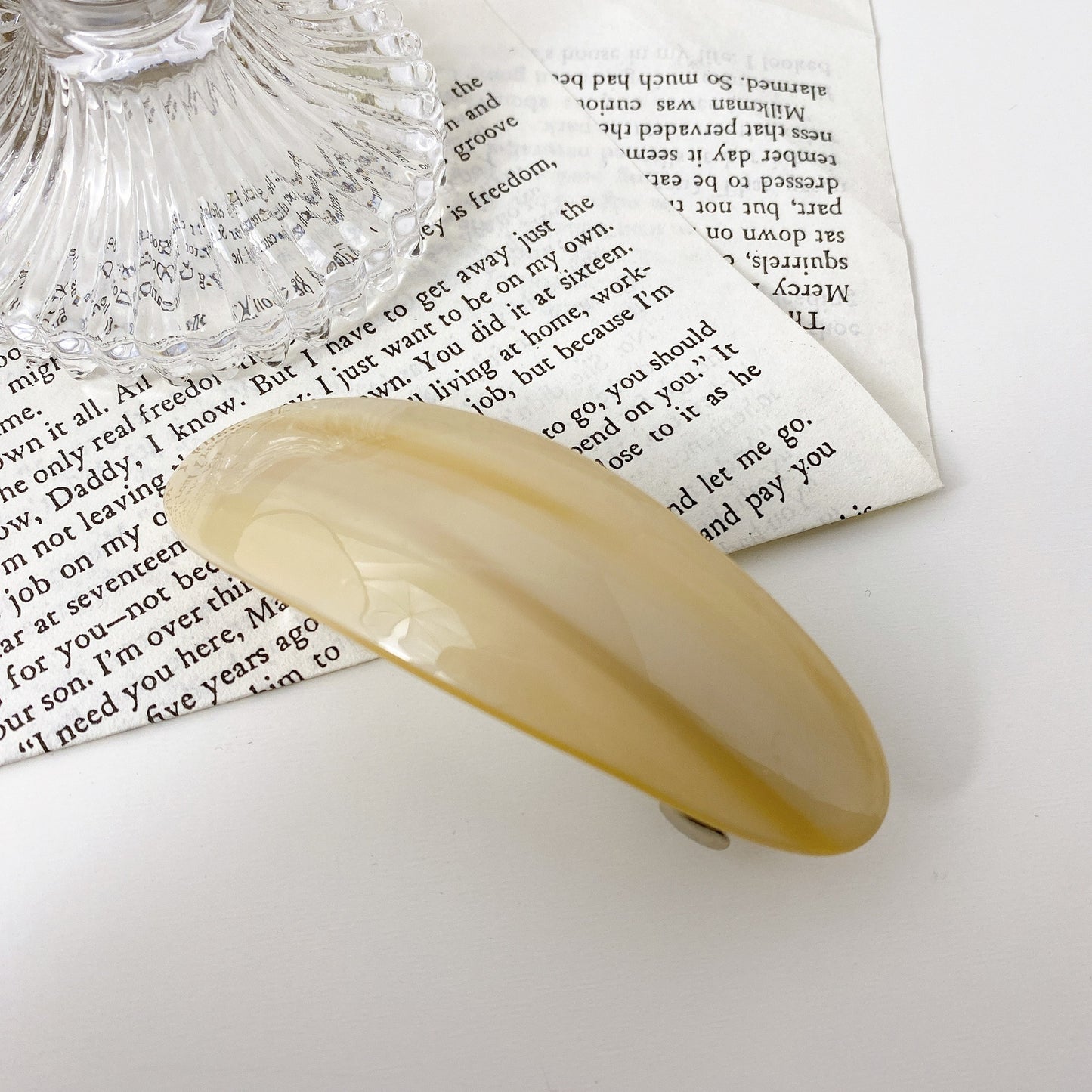 Multicoloured oval resin hair barrette