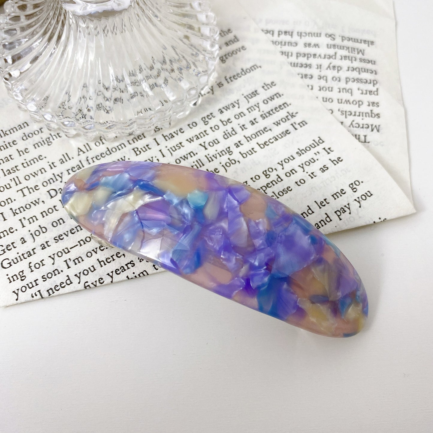 Multicoloured oval resin hair barrette