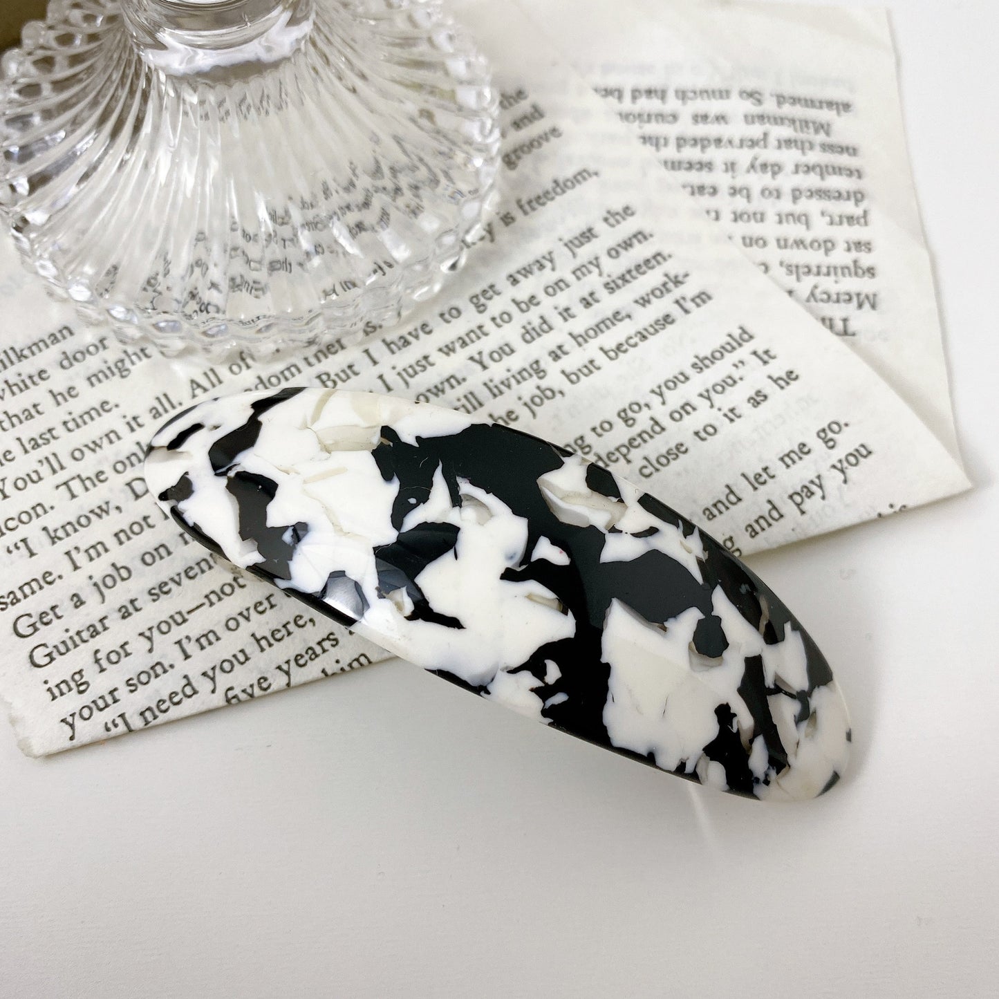 Multicoloured oval resin hair barrette