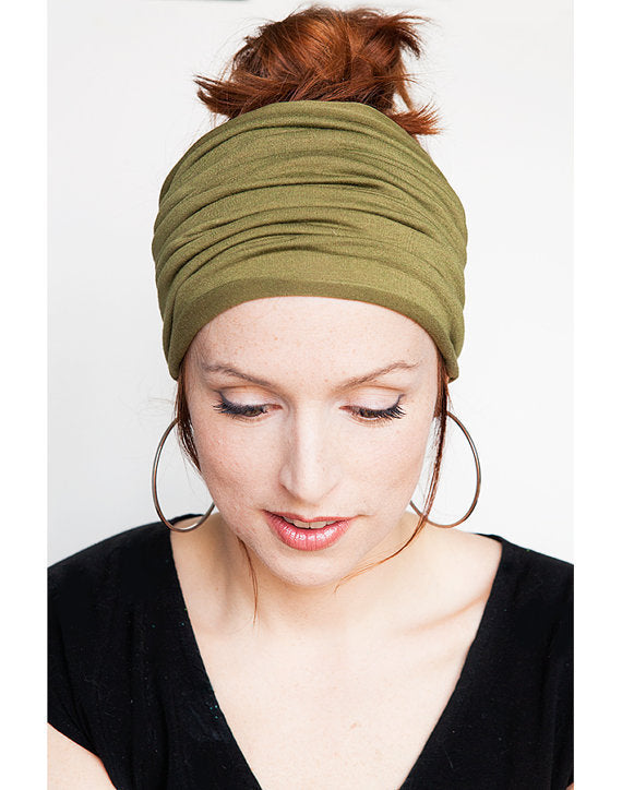 Solid colour multi-purpose seamless head wrap