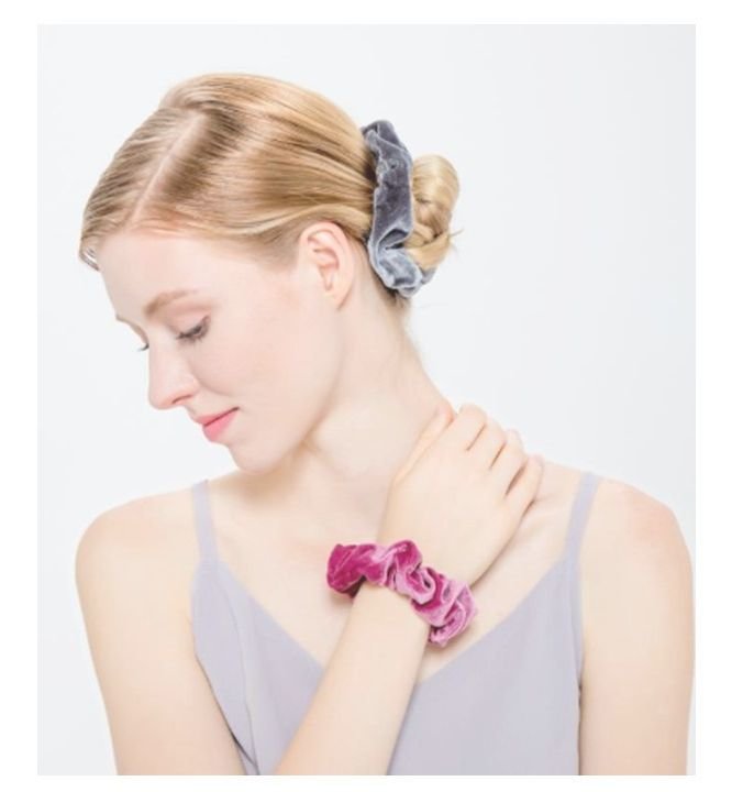 Small velvet scrunchies
