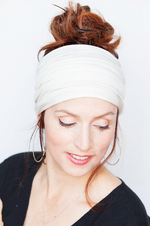 Solid colour multi-purpose seamless head wrap