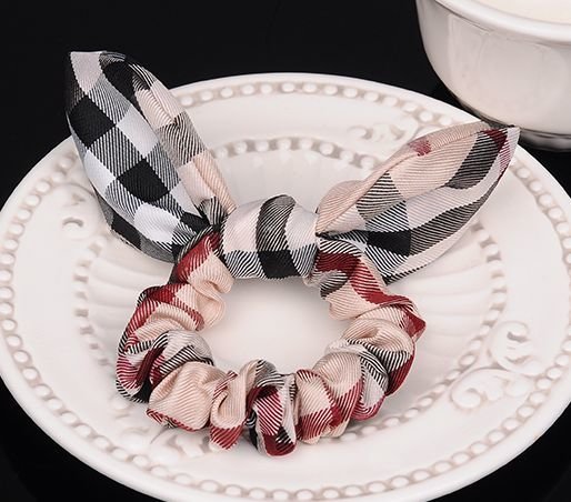 Beige plaids scrunchy with bow