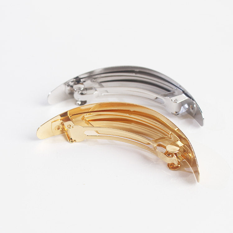 Oval barrette in matte metal