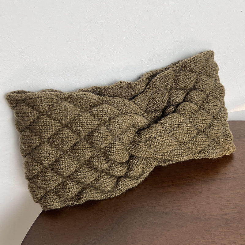 Diamonds patterned knitted headband